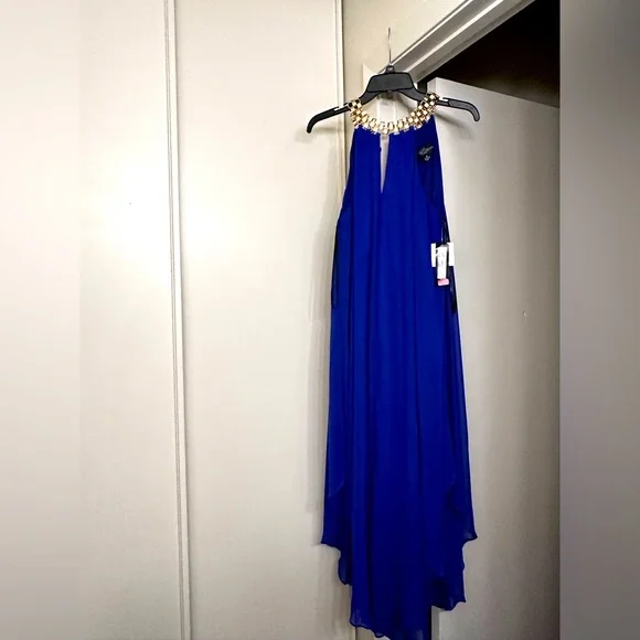 green emerald velvet dress Amazon.com: Betsy & Adam Women's Flutter Sleeve Sequin Embellished V-Neck  Maxi Dress, Navy, 4 : Clothing, Shoes & Jewelry